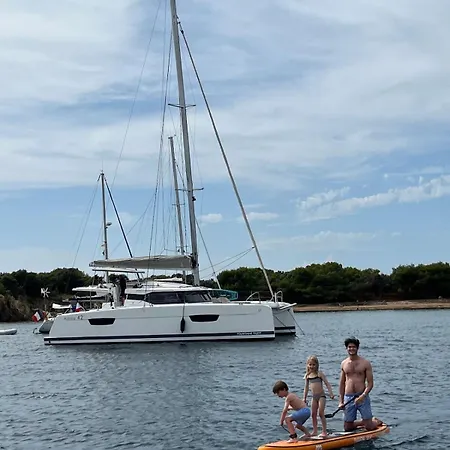 Croisieres * פורקרול