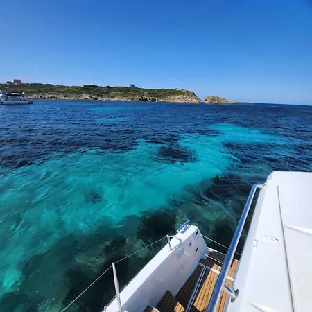 Croisieres ספינת מלון פורקרול