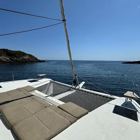 ספינת מלון Croisieres פורקרול